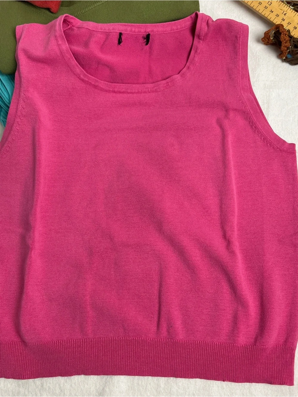 Sleeveless Sweater Lot size M Womens 4 Pull-overs Hot Pink, Red, Green sky Blue - Picture 4 of 13